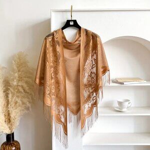 Elegant Lightweight 1pc Triangle Shawl with Exquisite Lace Pattern - NEW